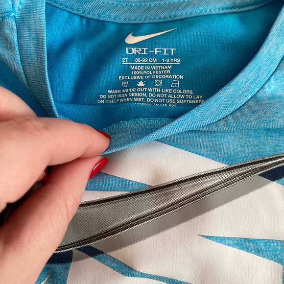 Like new Nike dri fit short and t shirt set in 2T - Picture 4 of 5